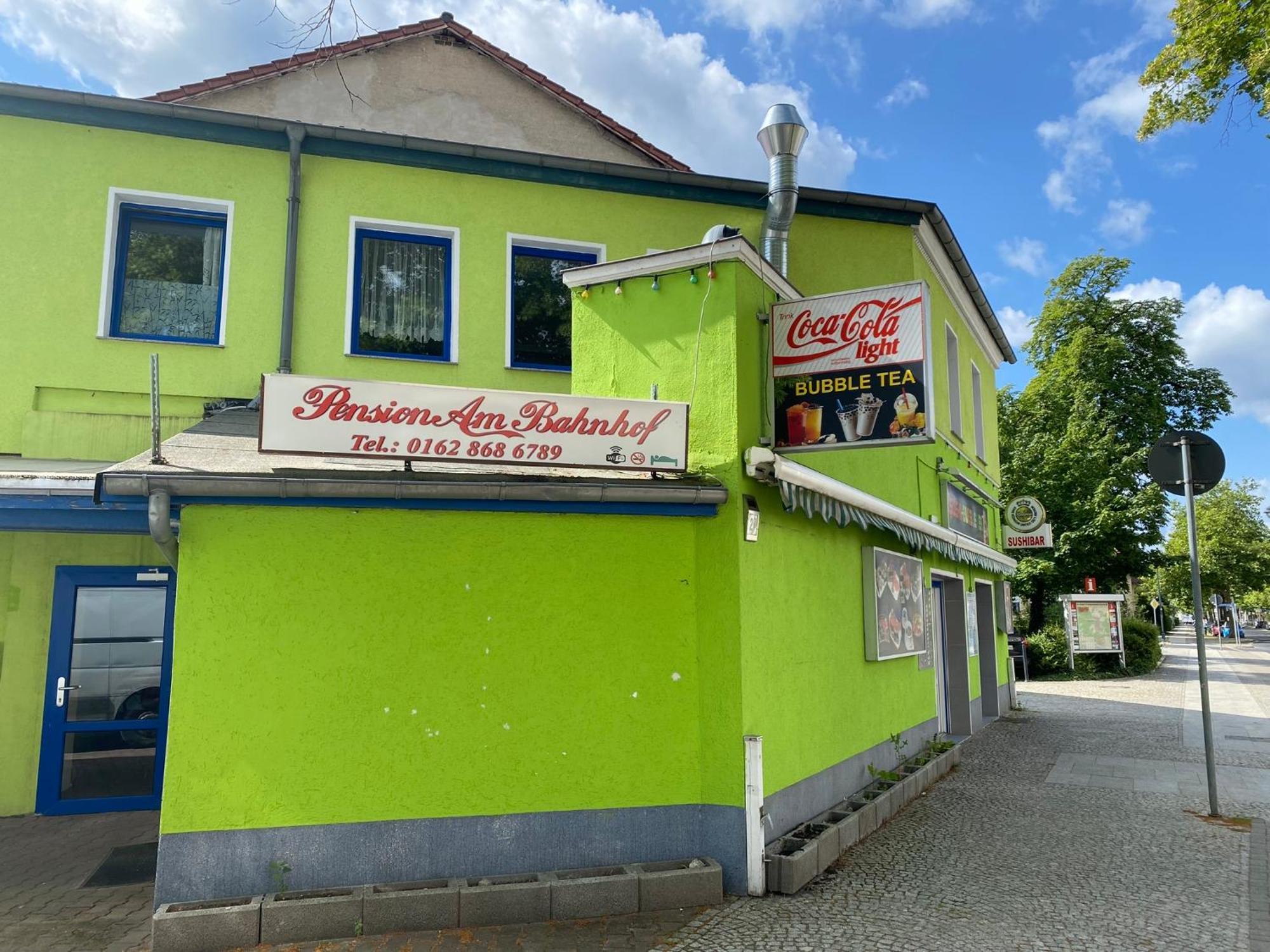 Pension Am Bahnhof Fürstenwalde Exterior foto